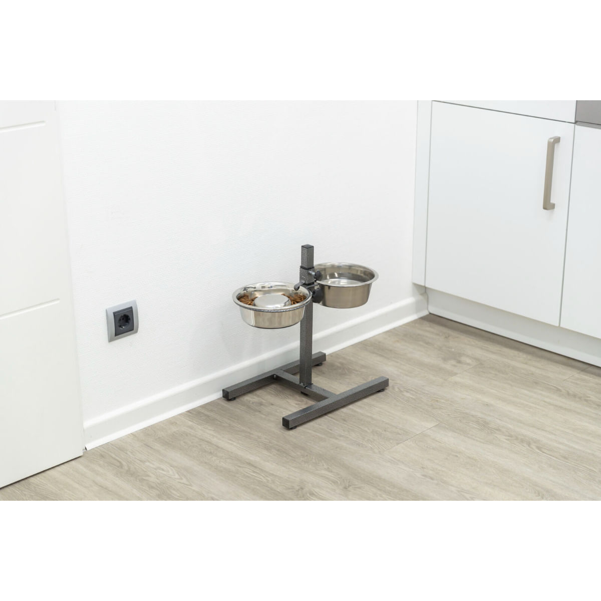 TRIXIE, set suport castroane câini + 2 boluri, înalțime reglabilă, metal, argintiu, M-L(1.8l, ⌀21cm) - poza 3