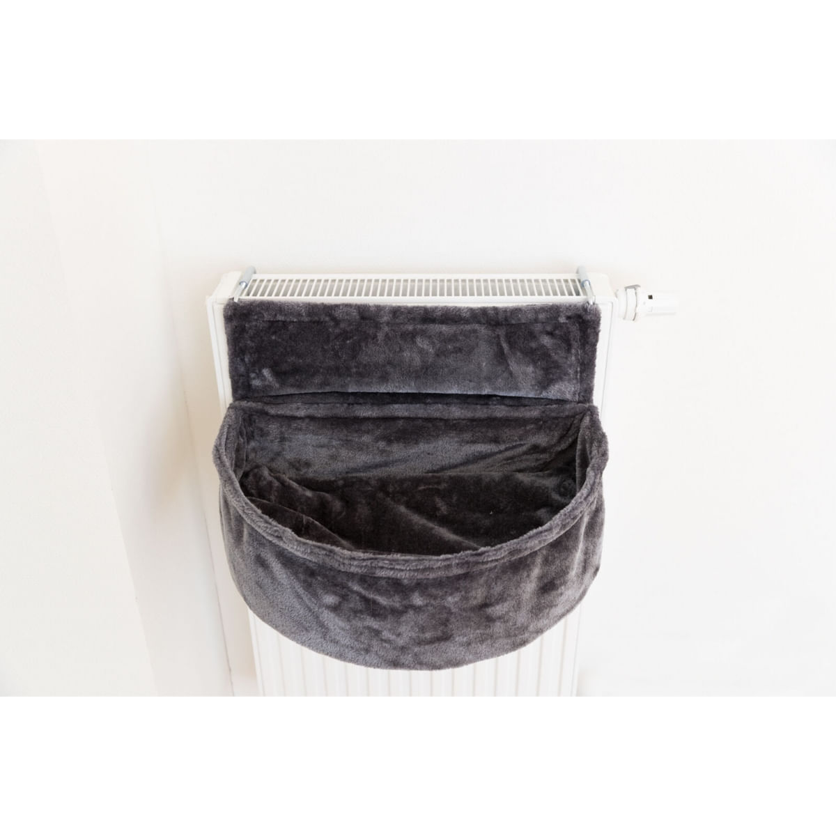 TRIXIE sezlong pentru calorifer oval pisici, pluș, pernă reversibilă, gri, 55 x 15 x 36 cm - poza 2